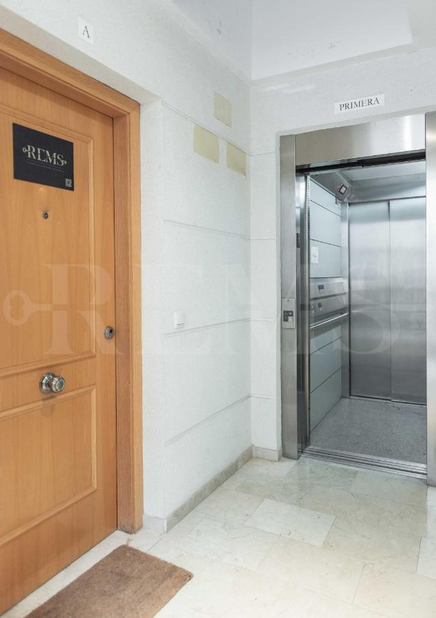 Lovely Duplex With Private Parking Near City Center By Rems Málaga Exterior foto
